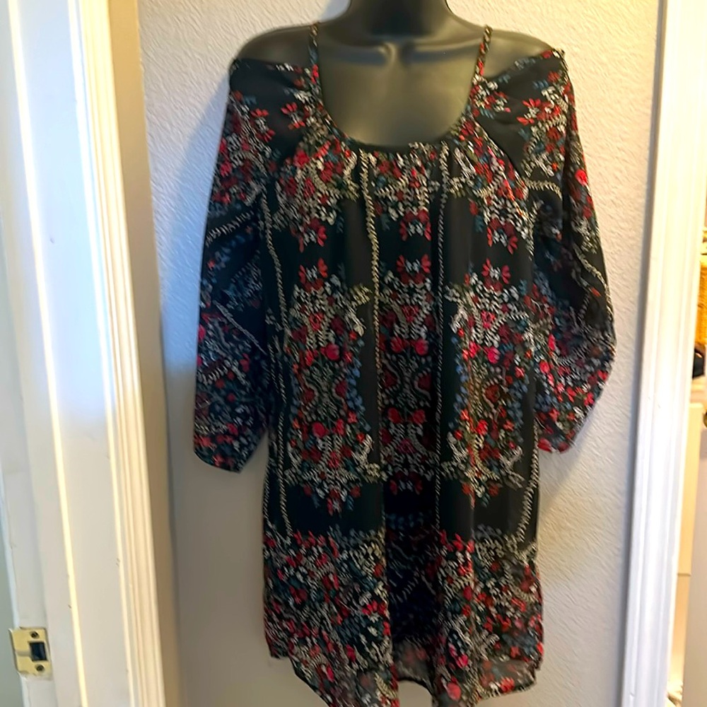 Ladies Peekaboo Shoulder Blouse